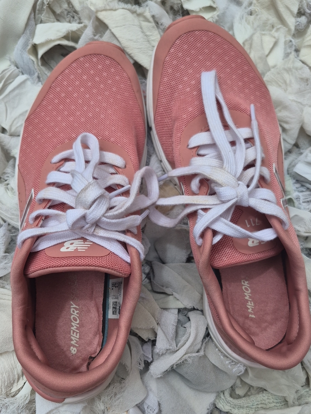 New Balance - Picture 3 of 7